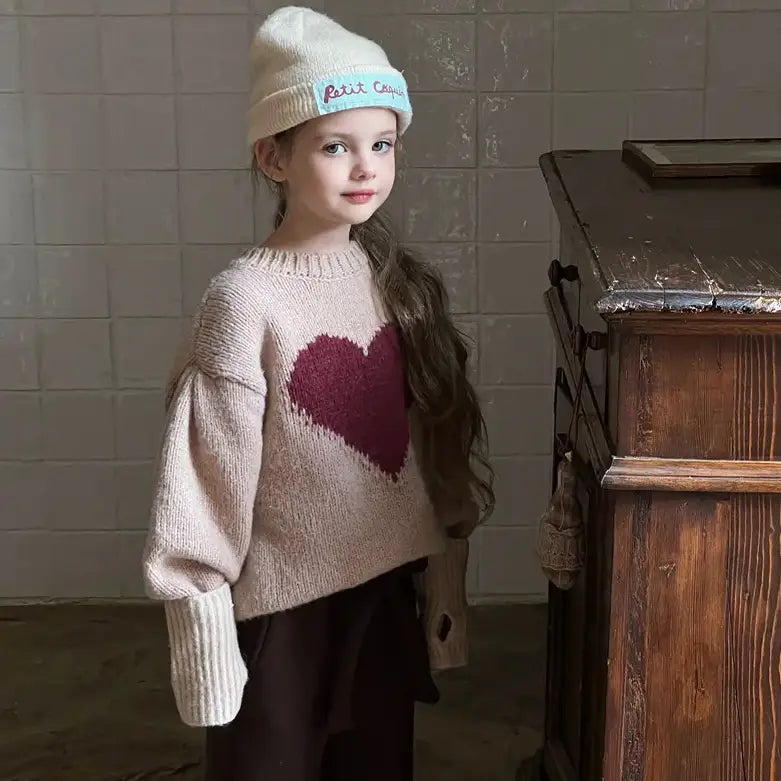 O-Neck Heart Knitted Sweater