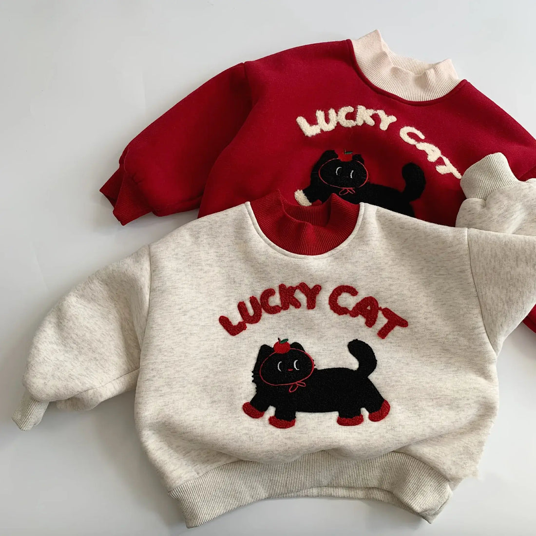 'LUCKY CAT' Thick Fleece-Lined Sweatshirt