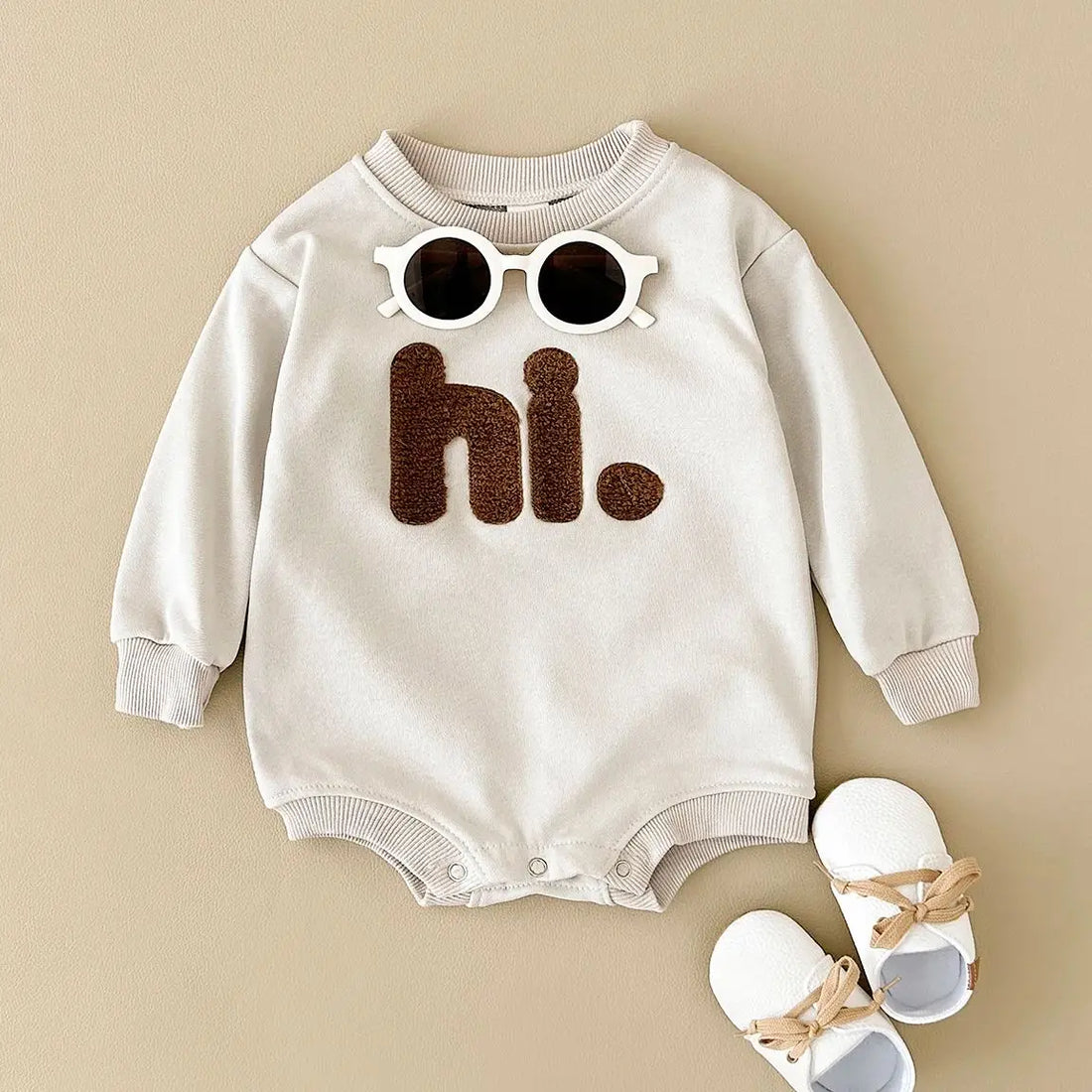 'hi.' Cute Long-Sleeved Onesie