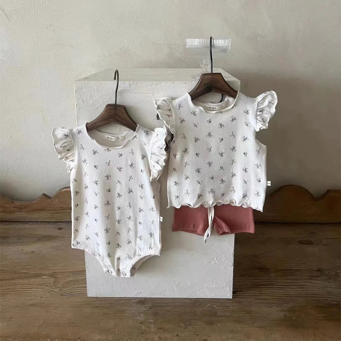 Girls' Sleeveless Fly-Sleeve Top