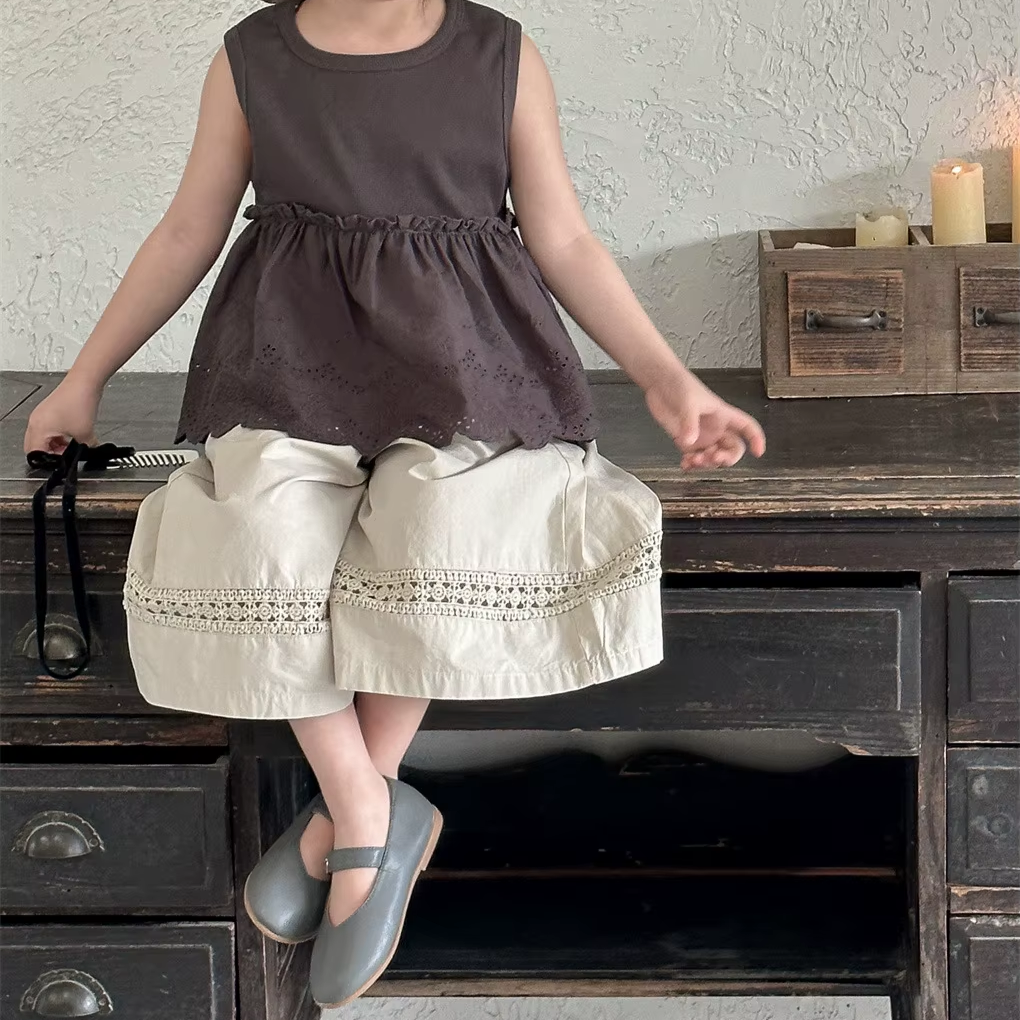 Girls Sleeveless Lace Knit Top