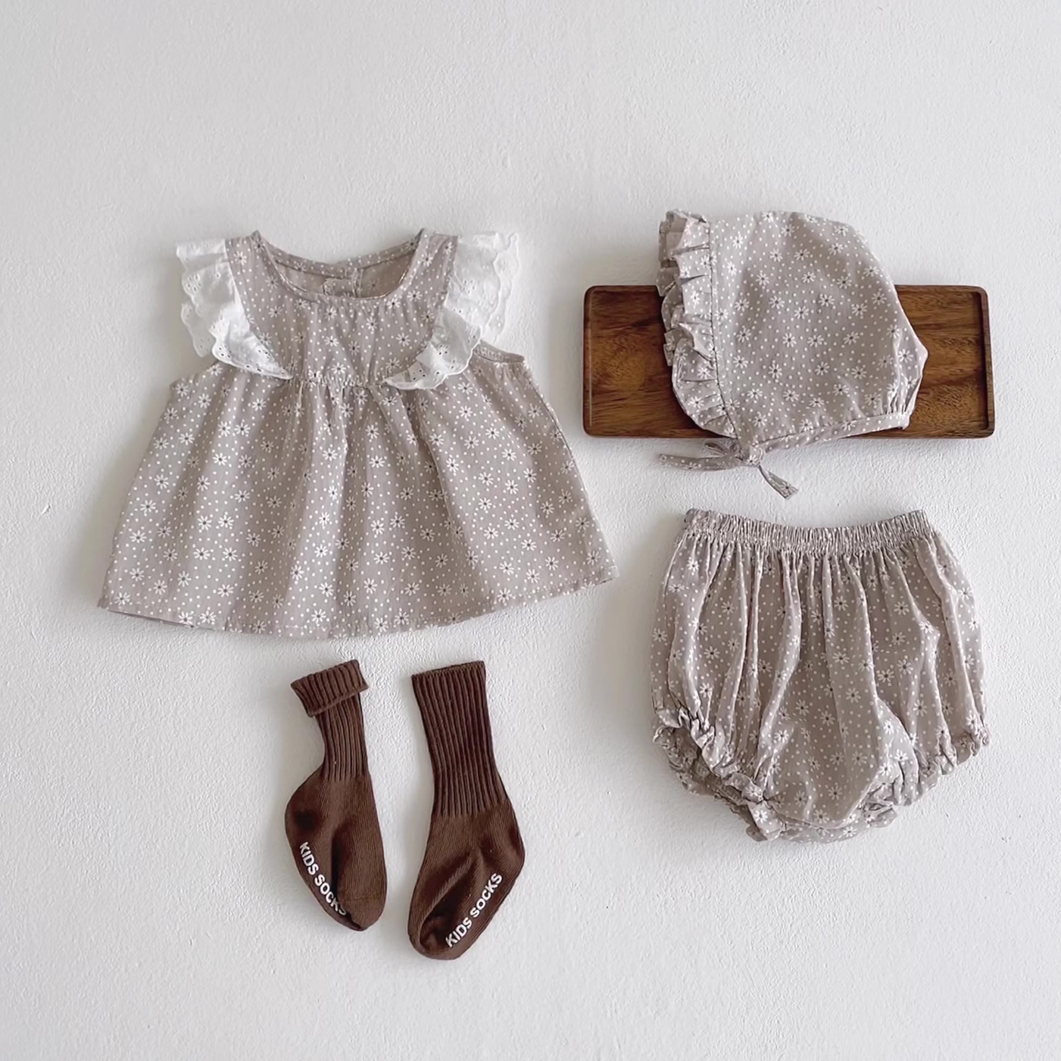 Daisy Print Three-Piece Set