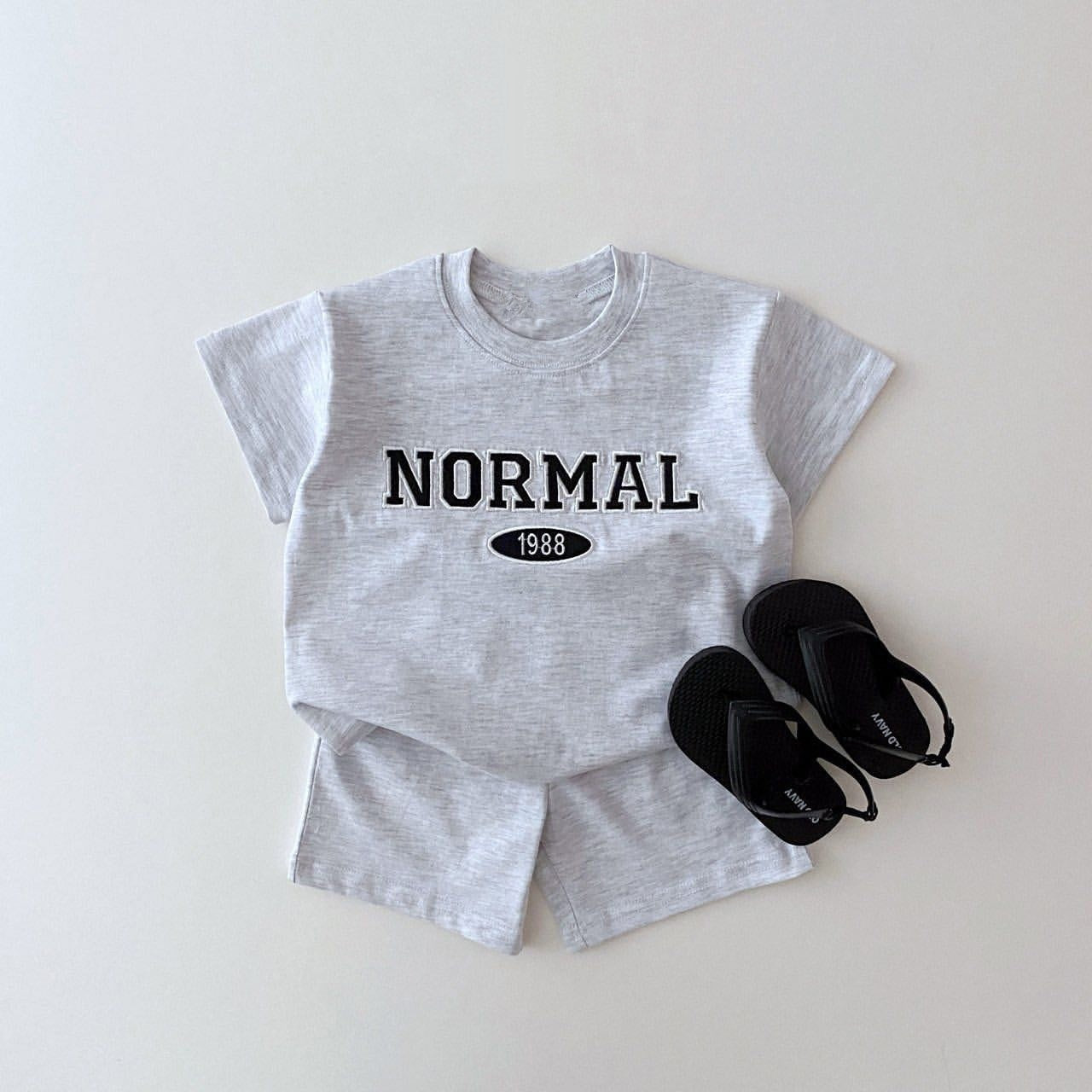 'Normal' Graphic Tee Set - Gray